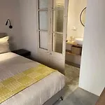 Velo Vern 1- Beautiful New 2 Bed Ensuite Gerona