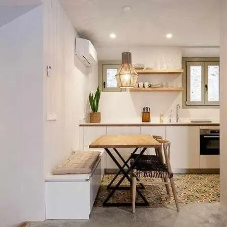 Velo Vern 1- Beautiful New 2 Bed Ensuite Girona