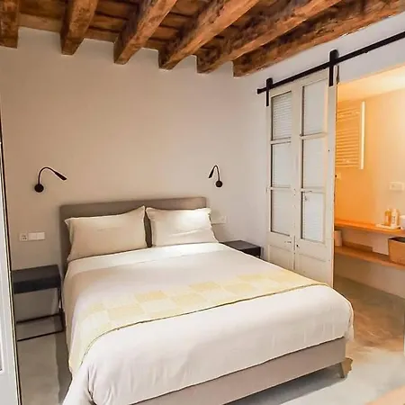 Velo Vern 1- Beautiful New 2 Bed Ensuite شقة خيرونا